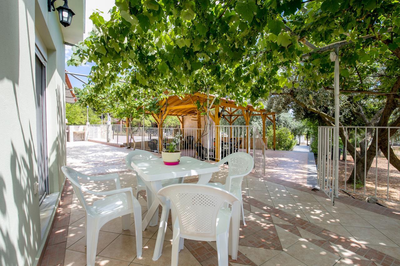 Villa Dimitris Potos Exteriör bild